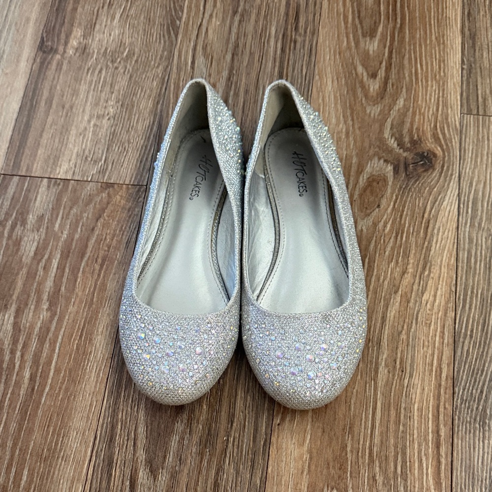 Hot Cakes Silver Glitter Crystal Ballet Flats